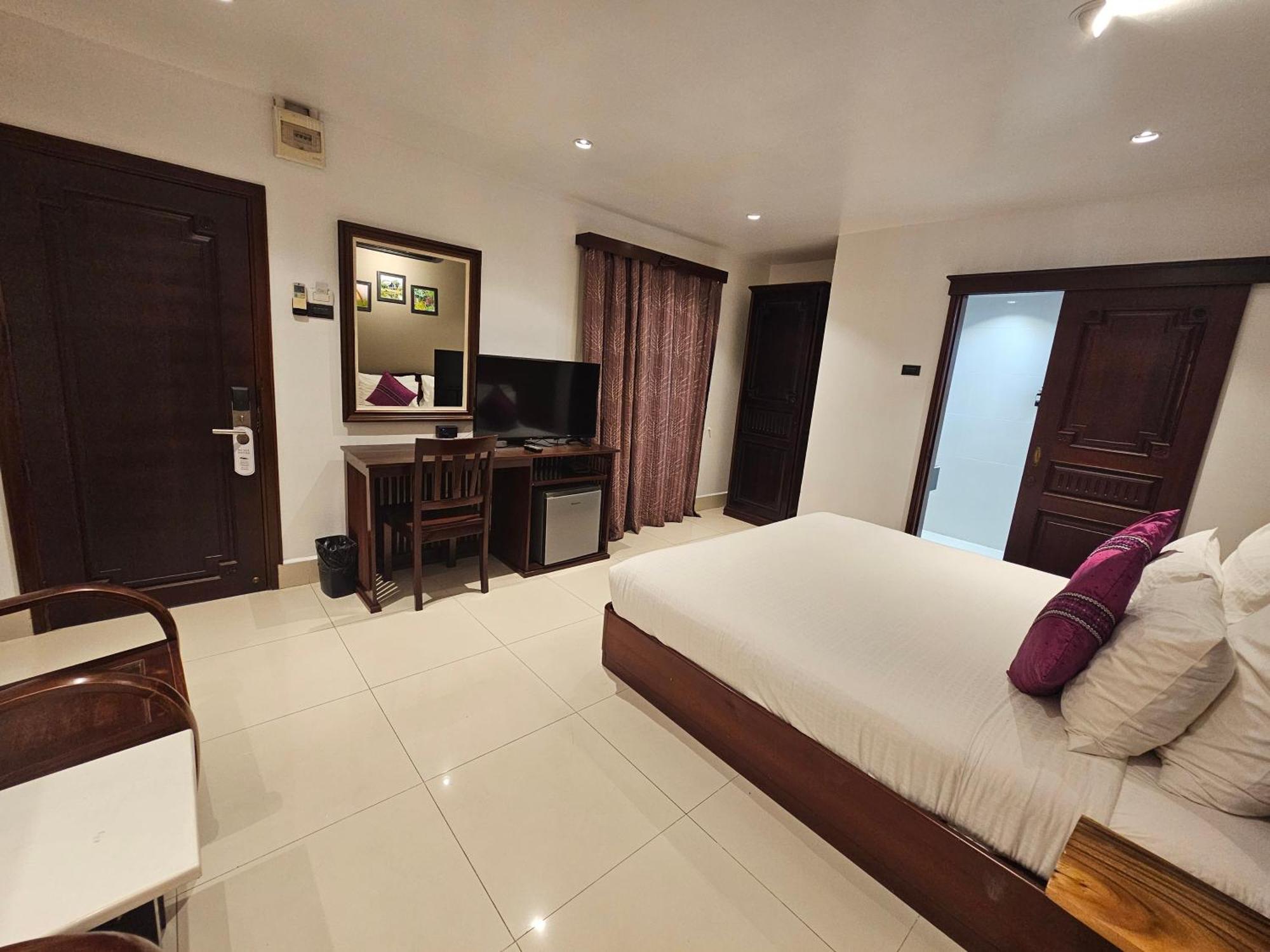 Deluxe Double Room with City View,1676740488:JPEG