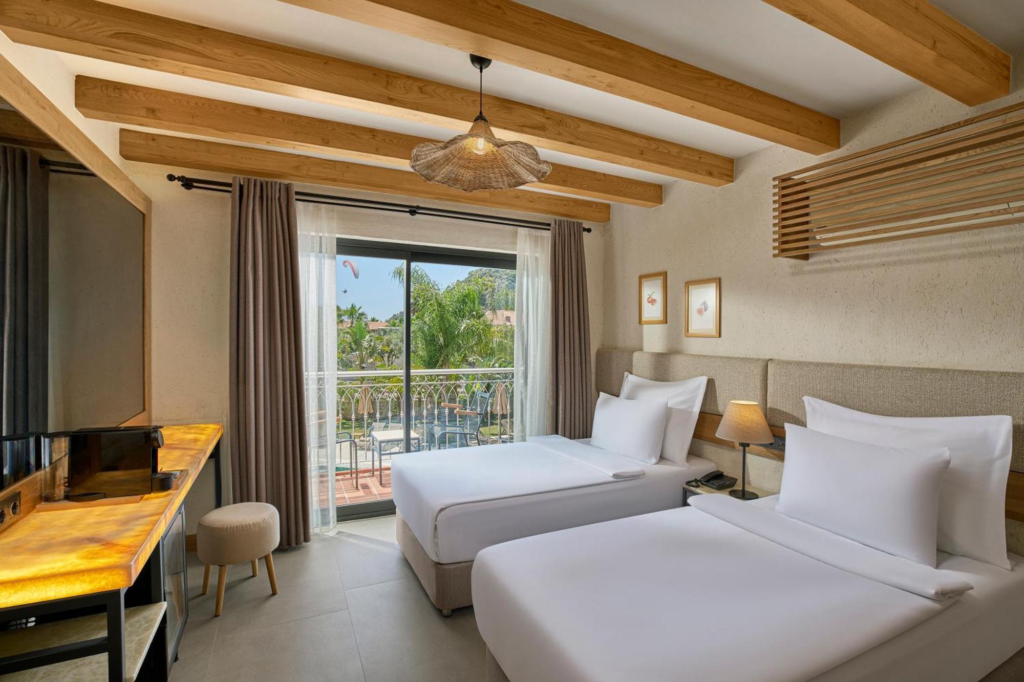 Deluxe Çift Kişilik veya İki Yataklı Oda