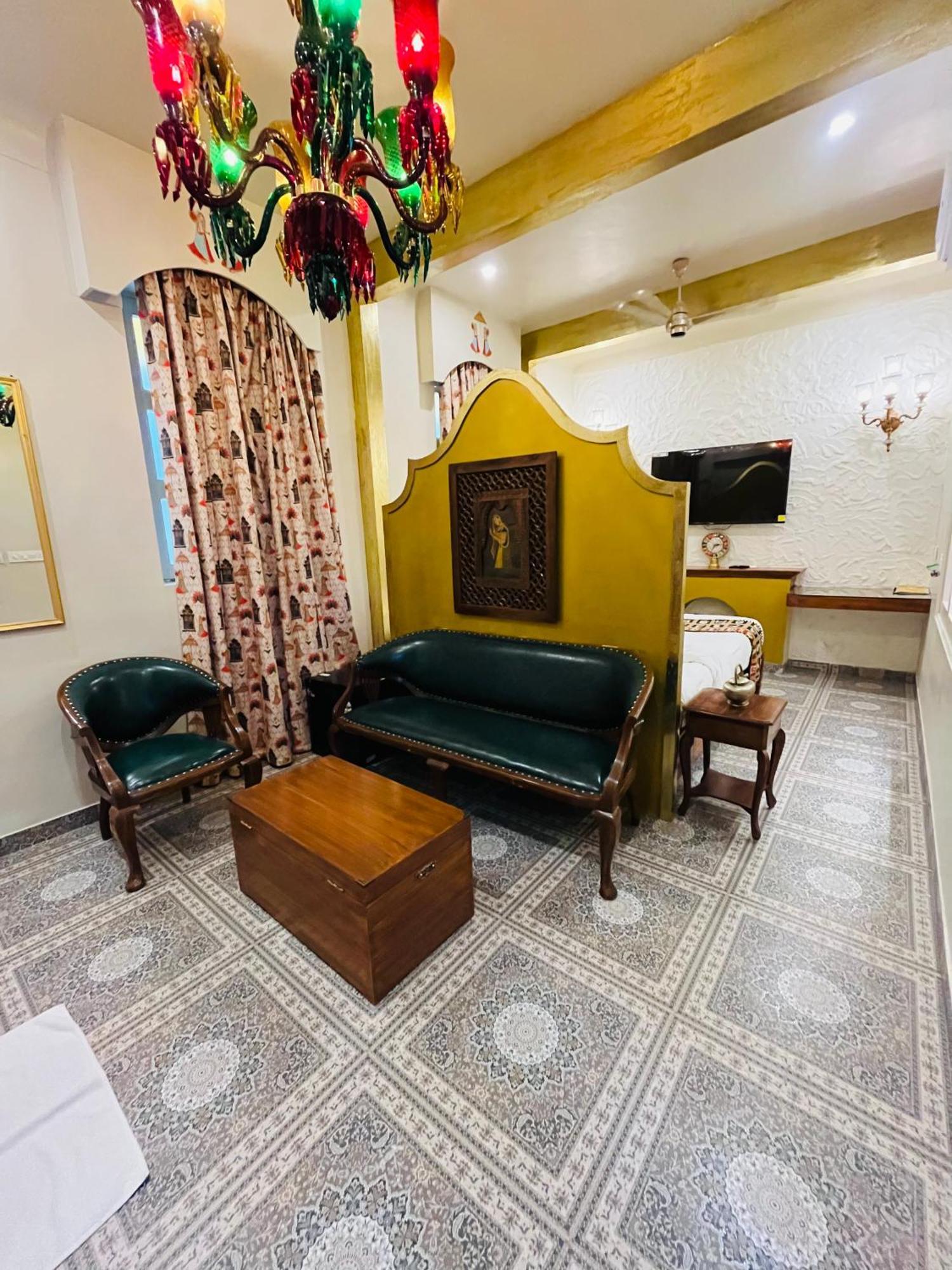 Maharaja Suite Room