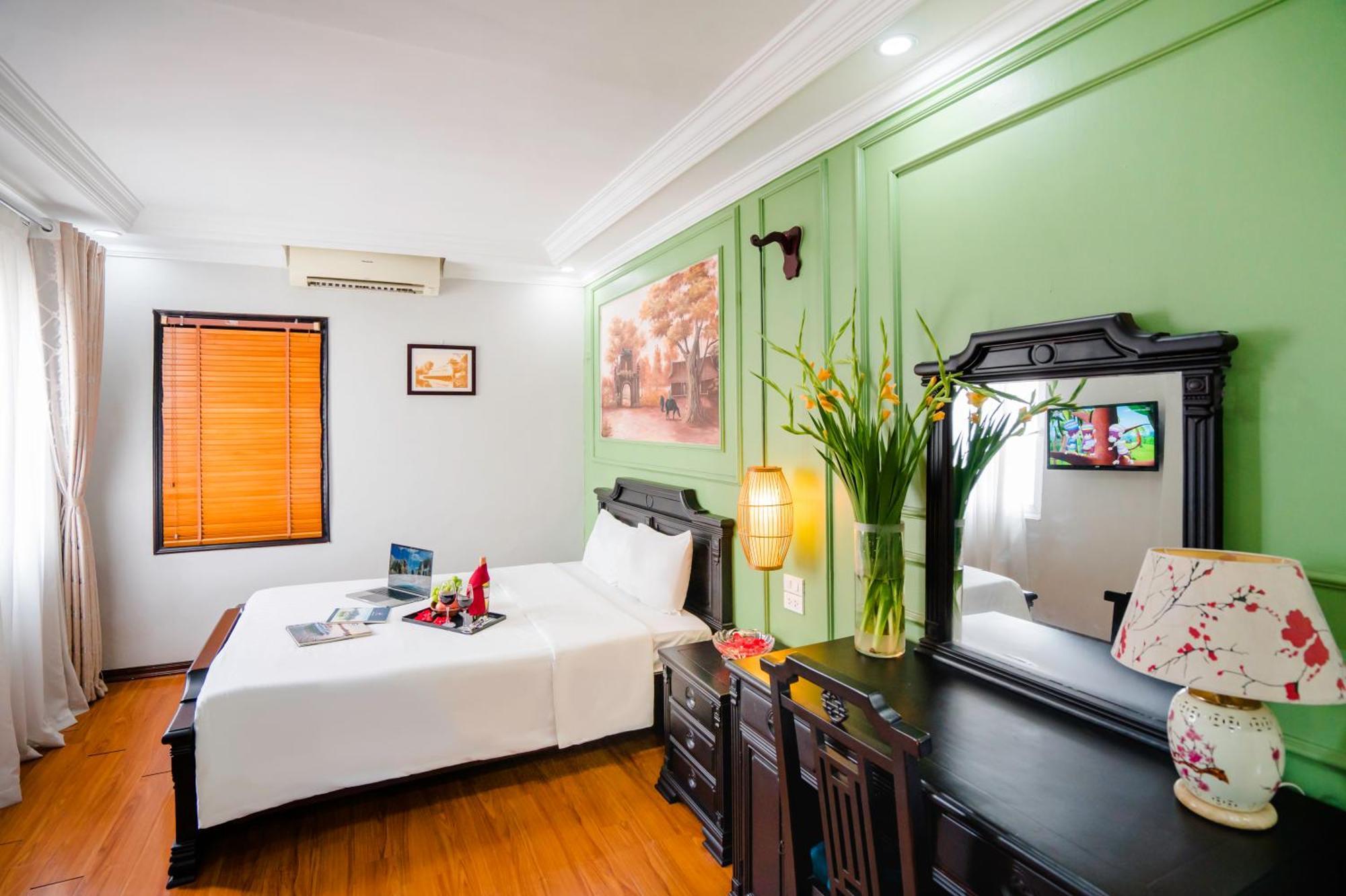 Deluxe Double or Twin Room City View