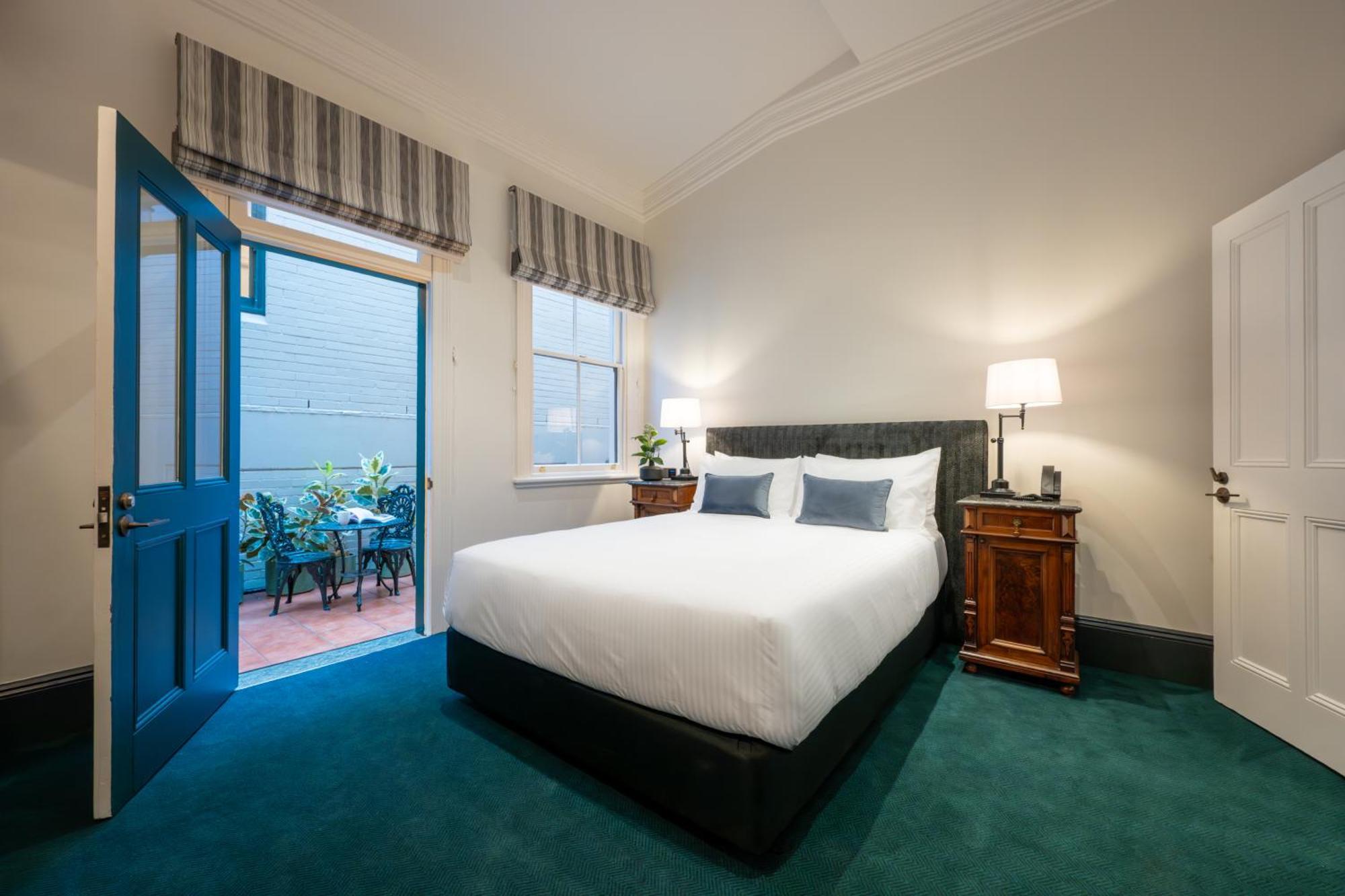 Courtyard Room