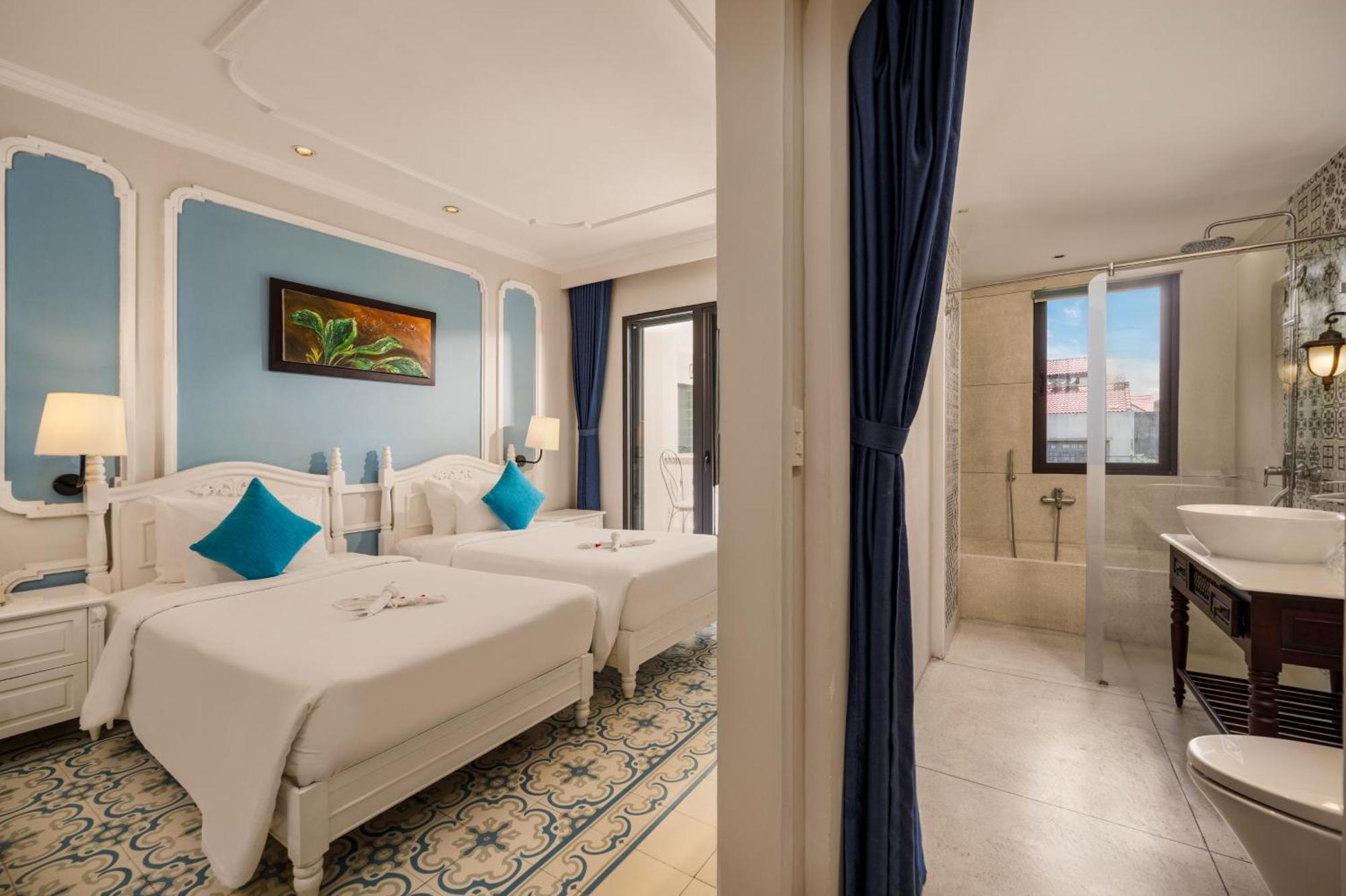 Deluxe Double or Twin Room with Balcony