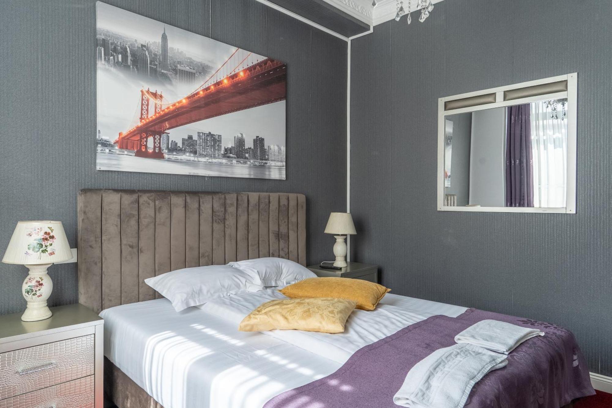 Deluxe King Suite