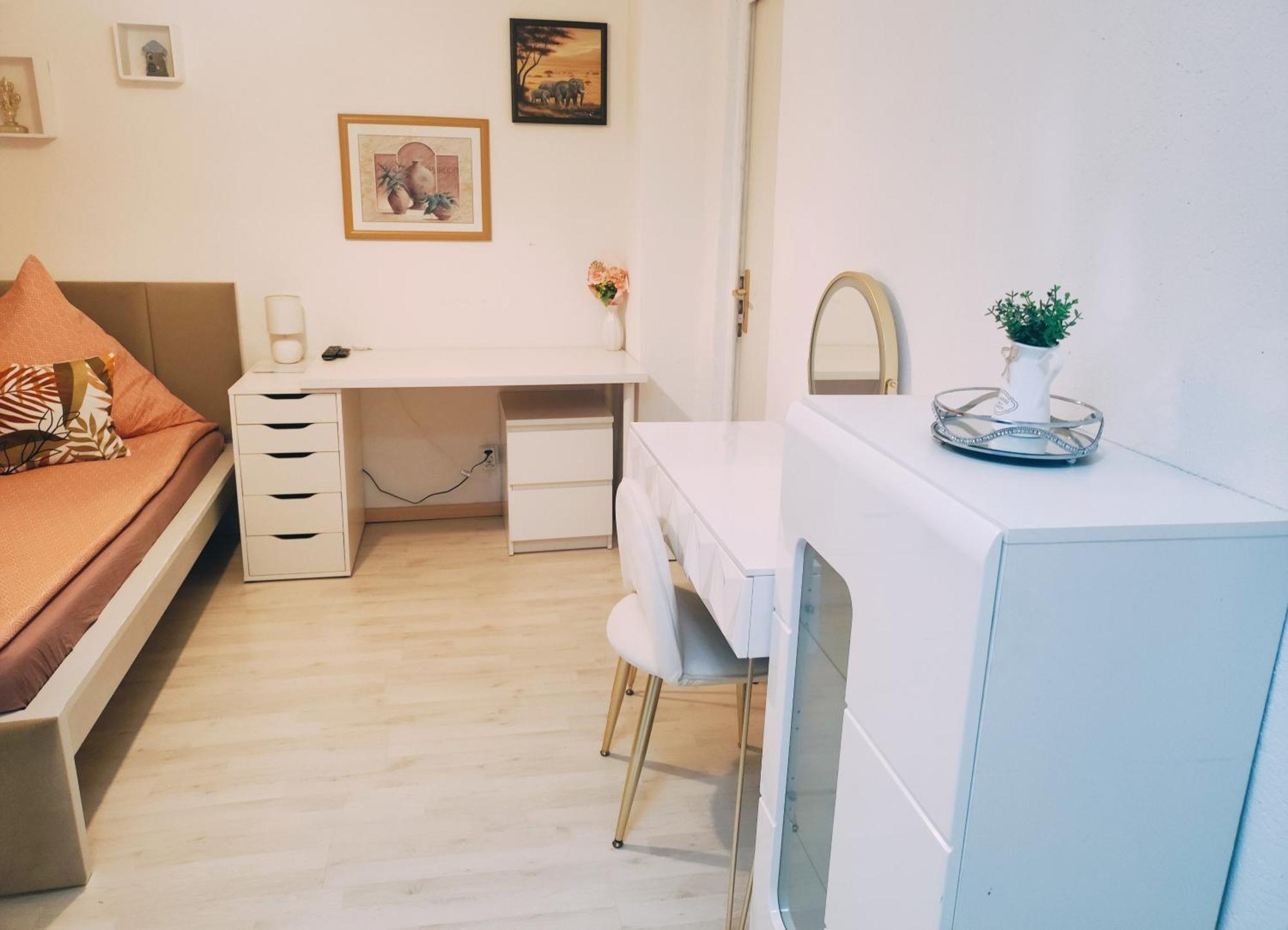 Double Room Private Bathroom