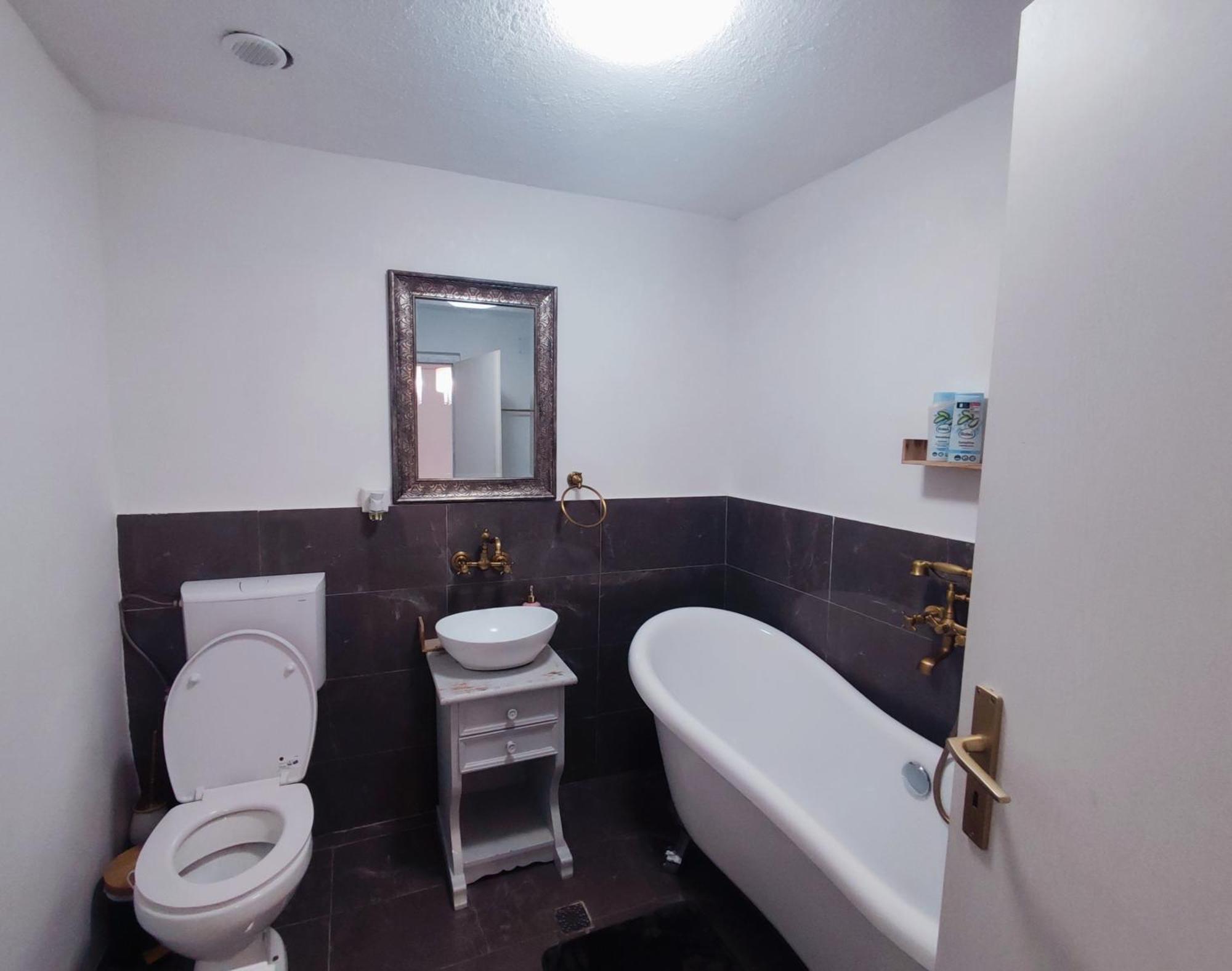 Double Room Private Bathroom
