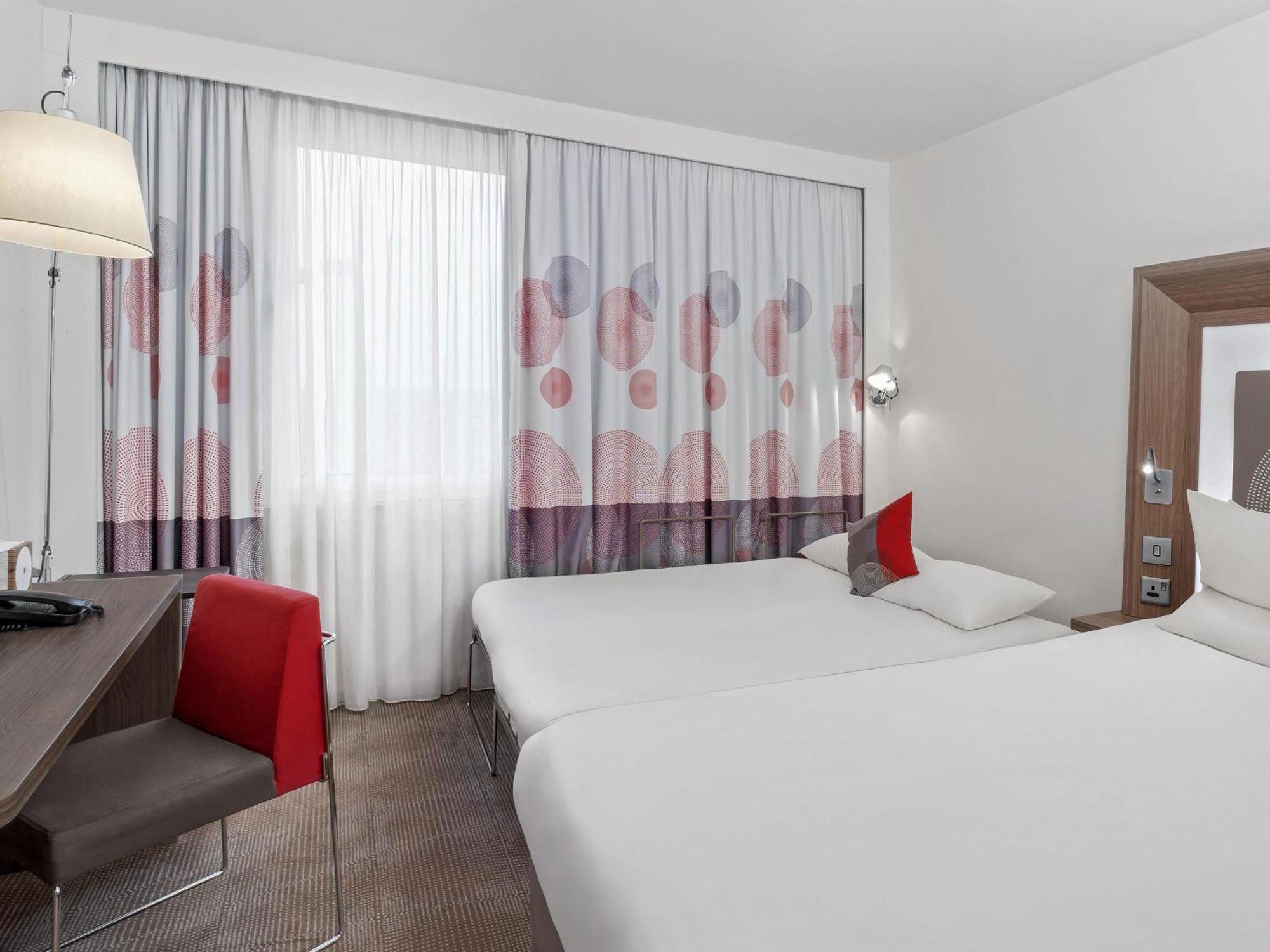 Standard Room with 1 Queen size bed + convertible sofa