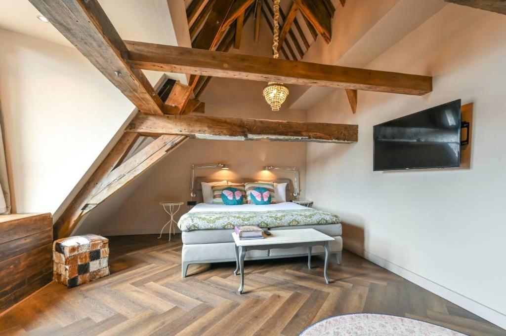 Classy Room