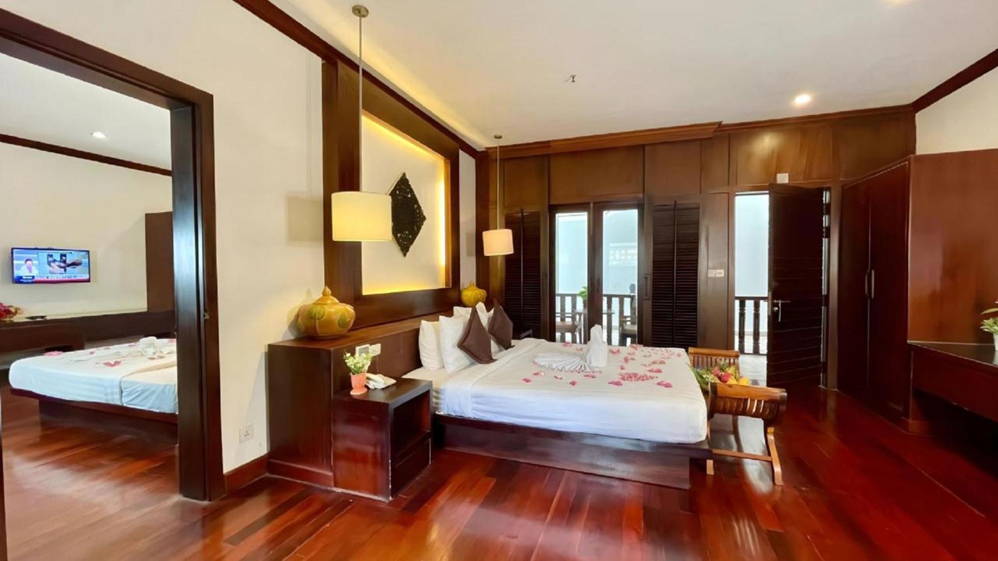 Family Connecting Room With Balcony Pool View - Free Pick Up