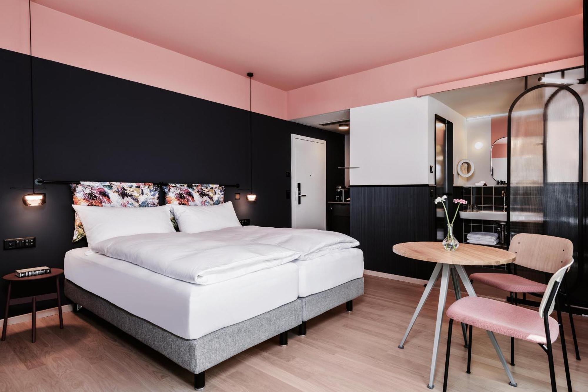 Standard Double Room,1739372349:JPEG