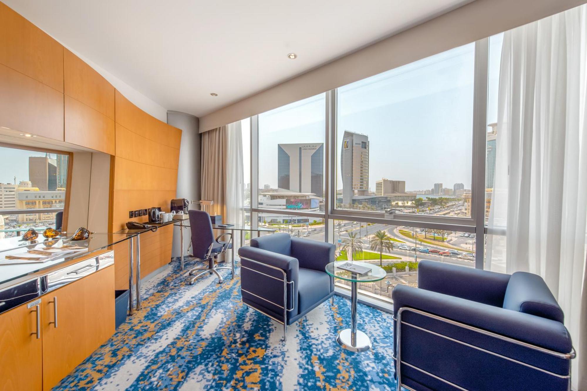 Deluxe king bed room