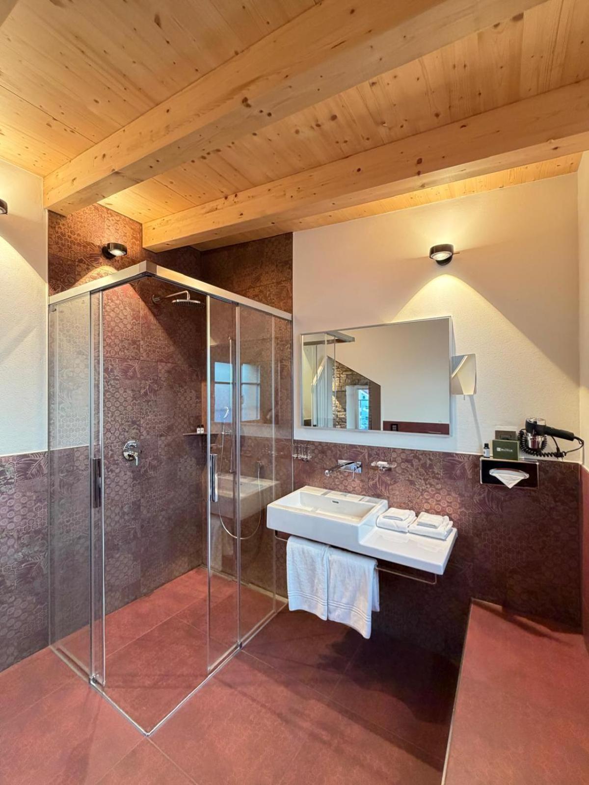 Deluxe Studio Kitchenette