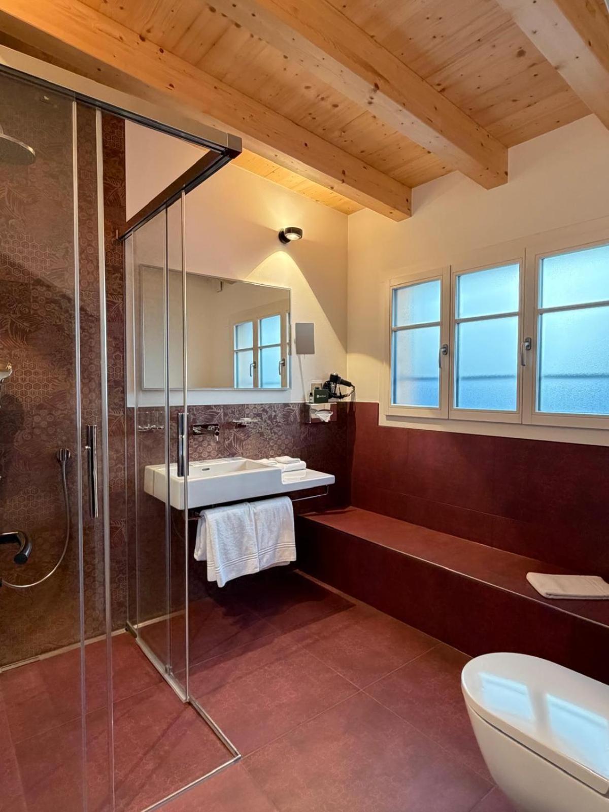 Deluxe Studio Kitchenette