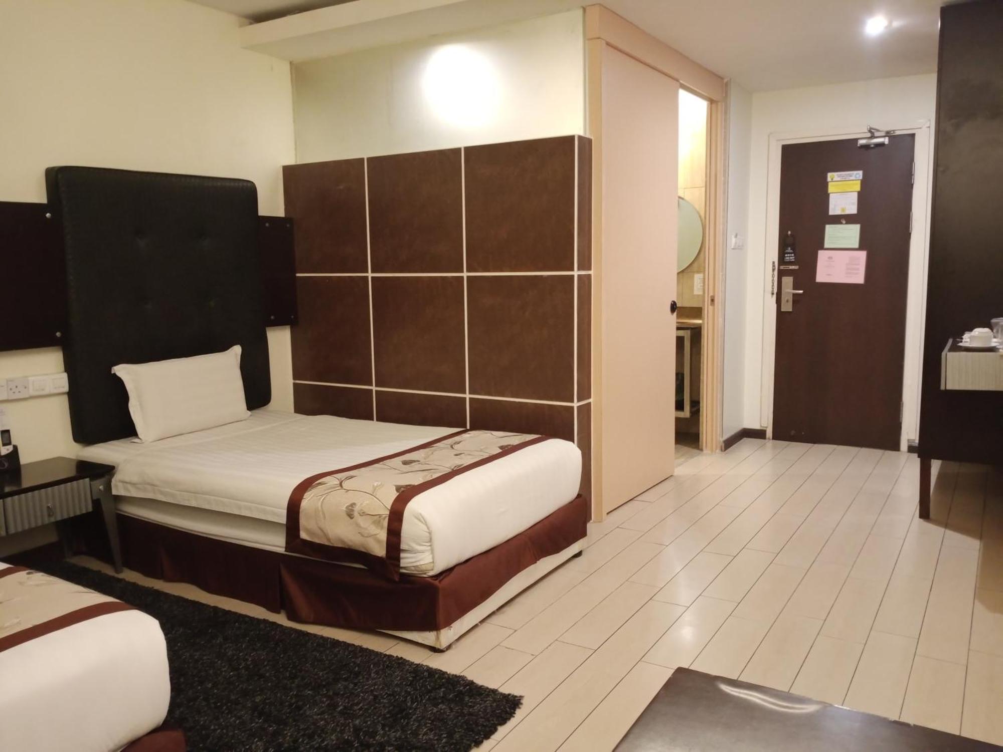 Superior Twin Room ( No Window ),1742809857:JPEG