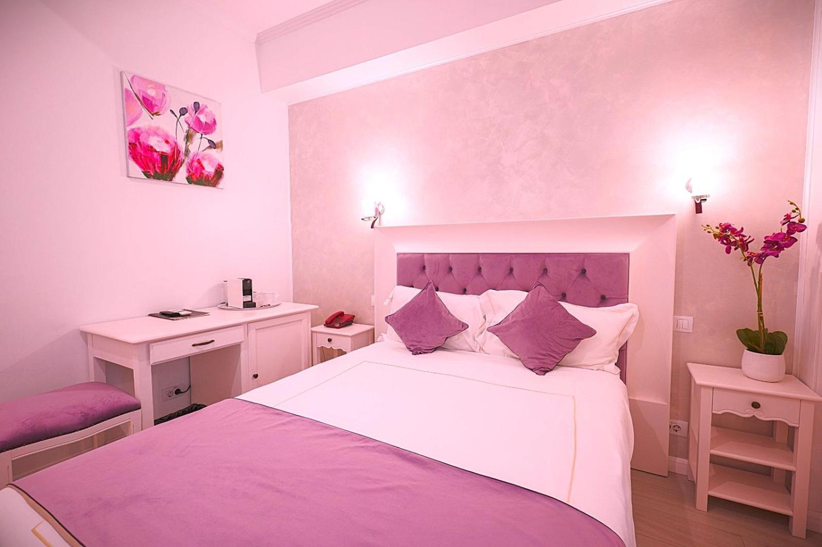 Deluxe Balcony Room