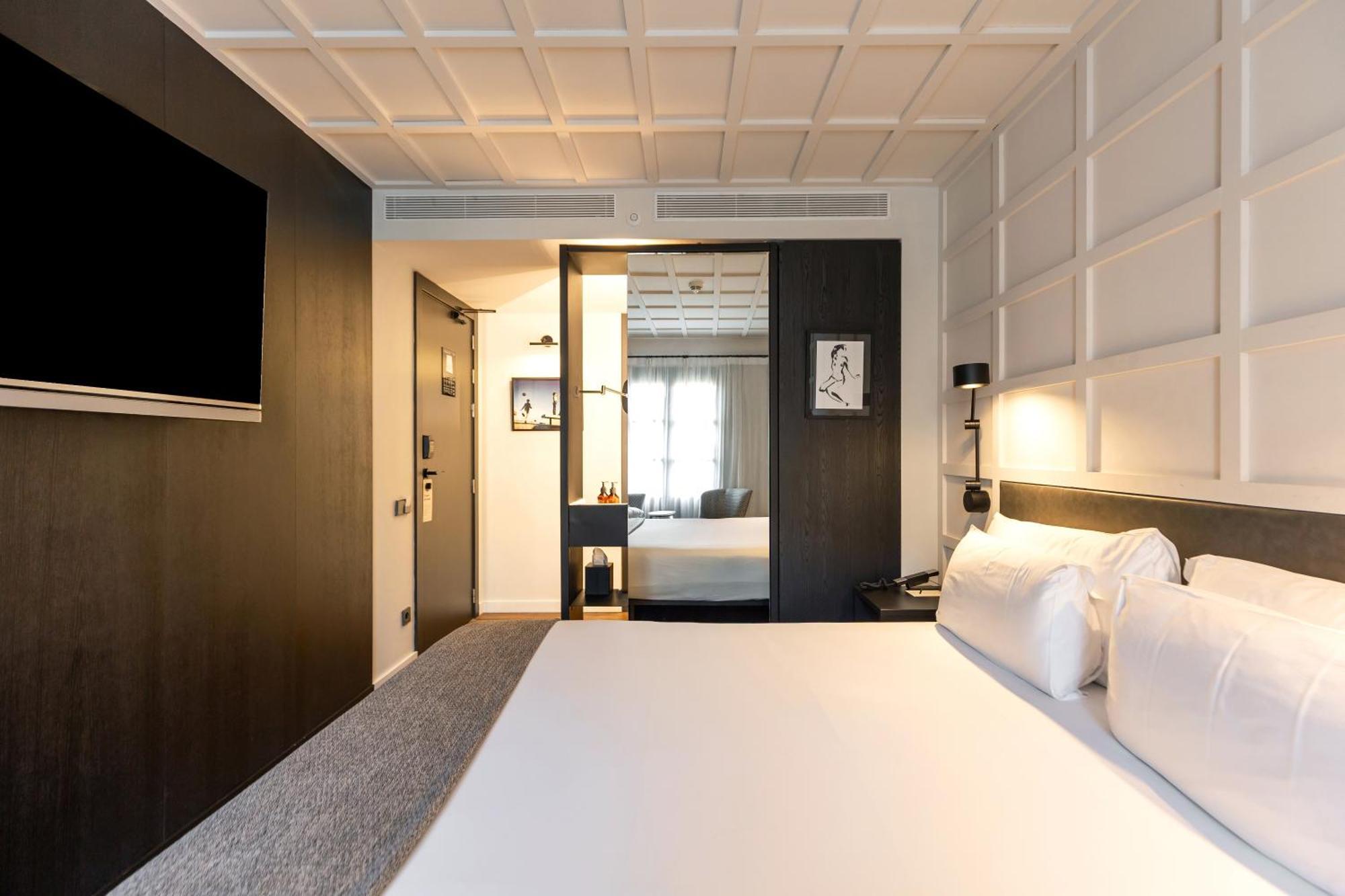Superior Double Room Ramblas view