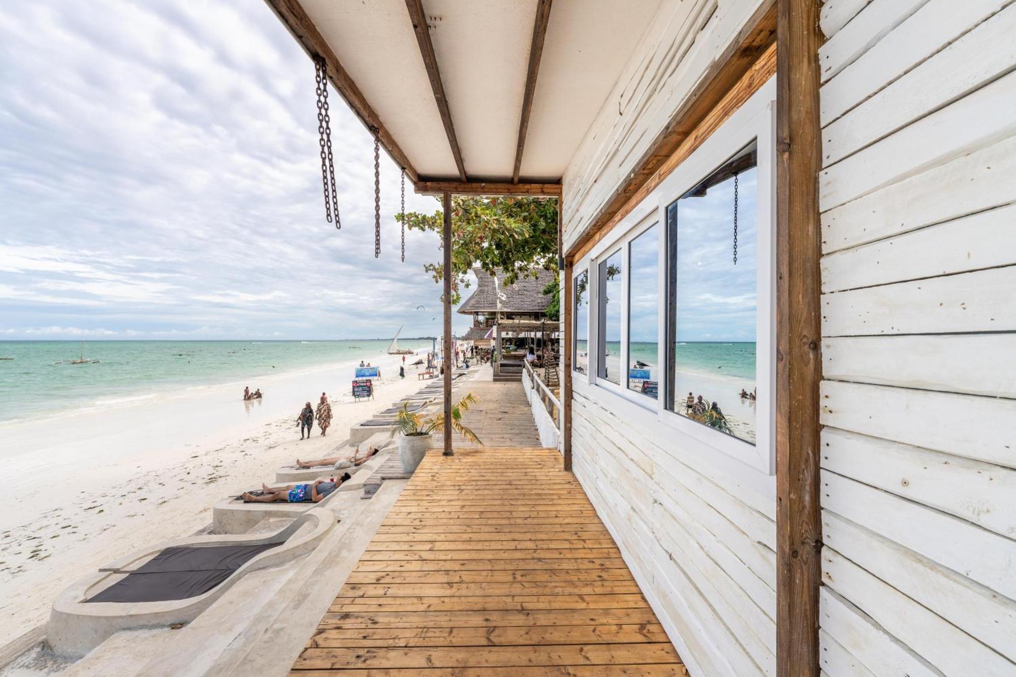 Bungalow Beach Front