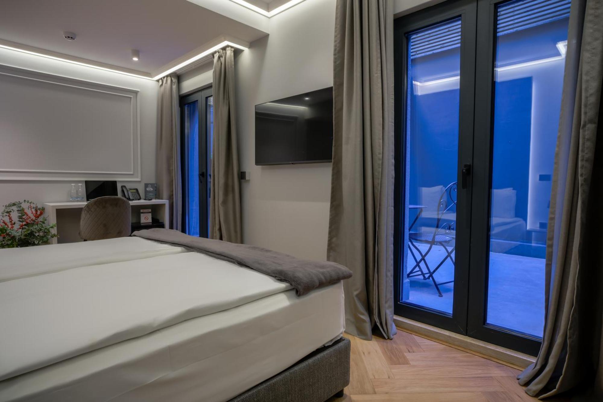 Deluxe Suite English Yard 1 level
