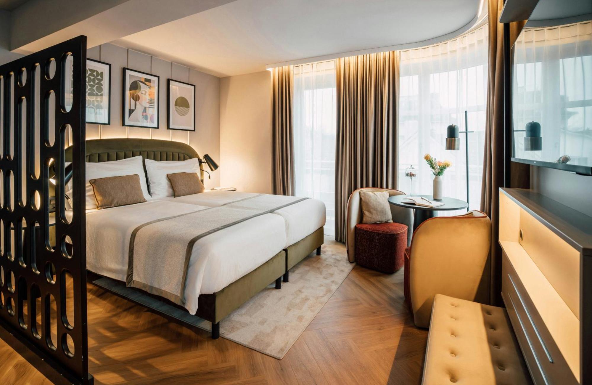 Deluxe Plus Room,1746813267:JPEG