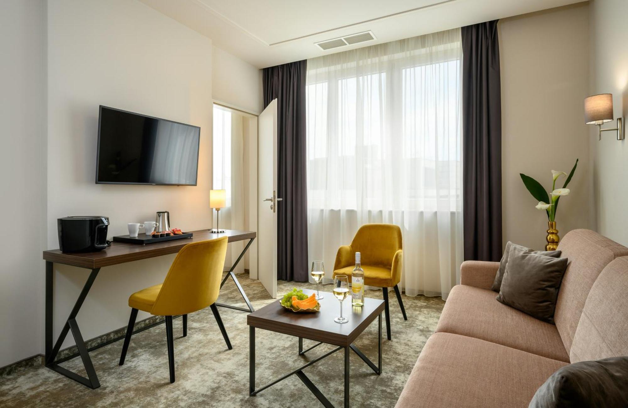 One-Bedroom Suite,1746815433:JPEG