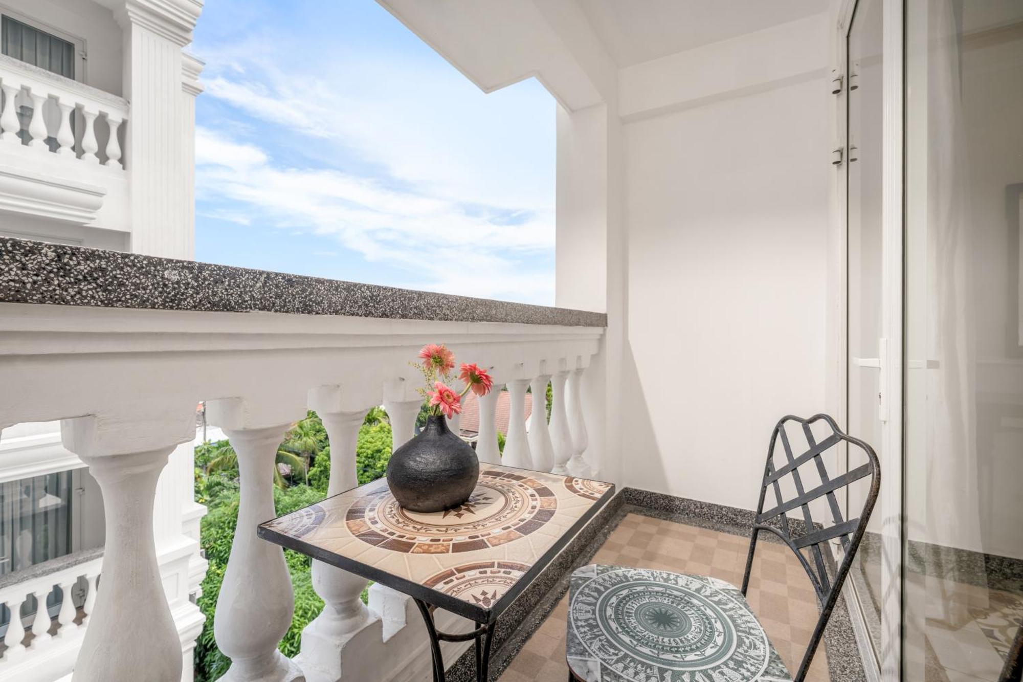 Junior Family Two Bedrooms Balcony & Pool View