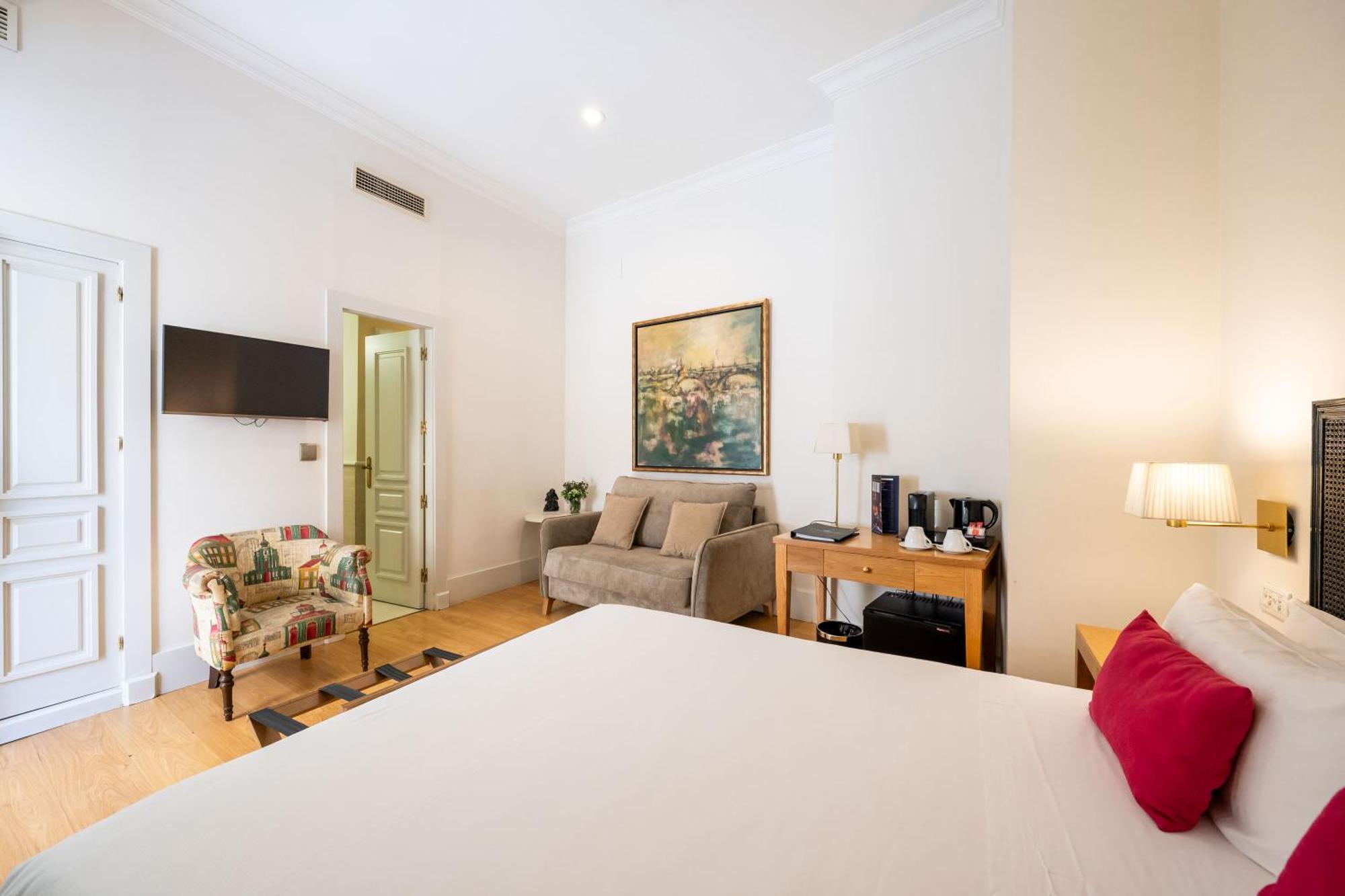 Deluxe Room,1756399698:JPEG