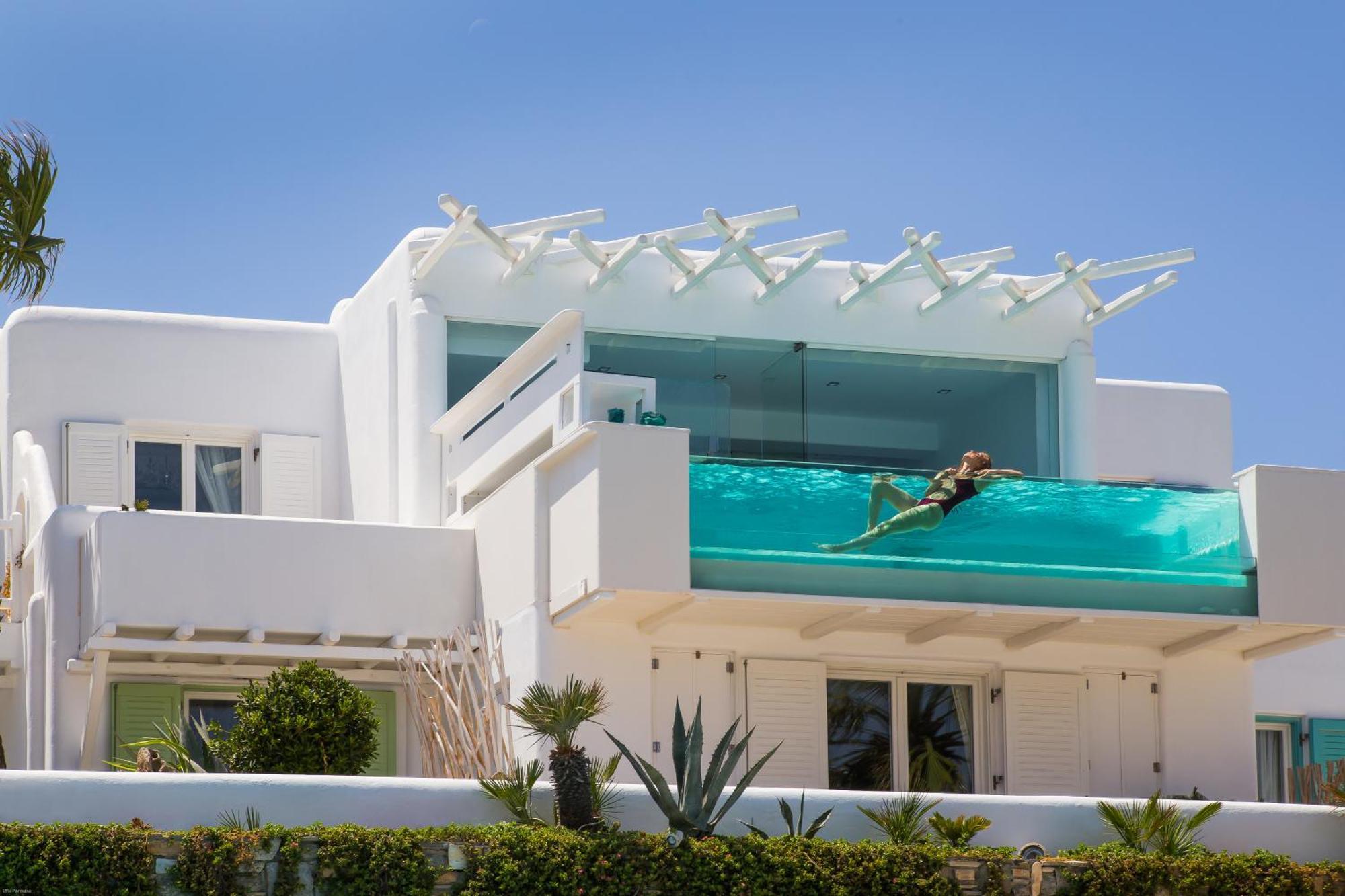 Suite Private Pool Signature 130 Glass Pool,1756408519:JPEG