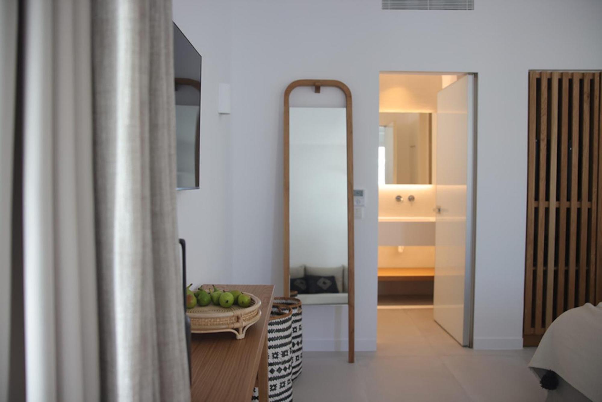 Signature Honeymoon Suite Outdoor Jetted Tub