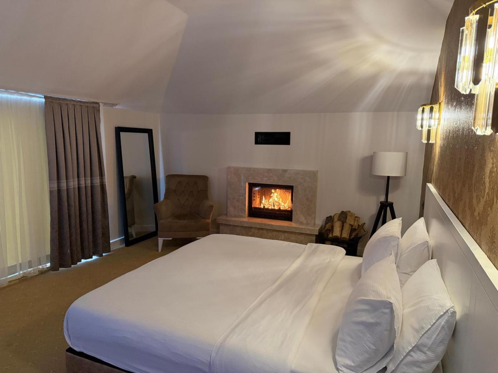 King Suite Spa Bath