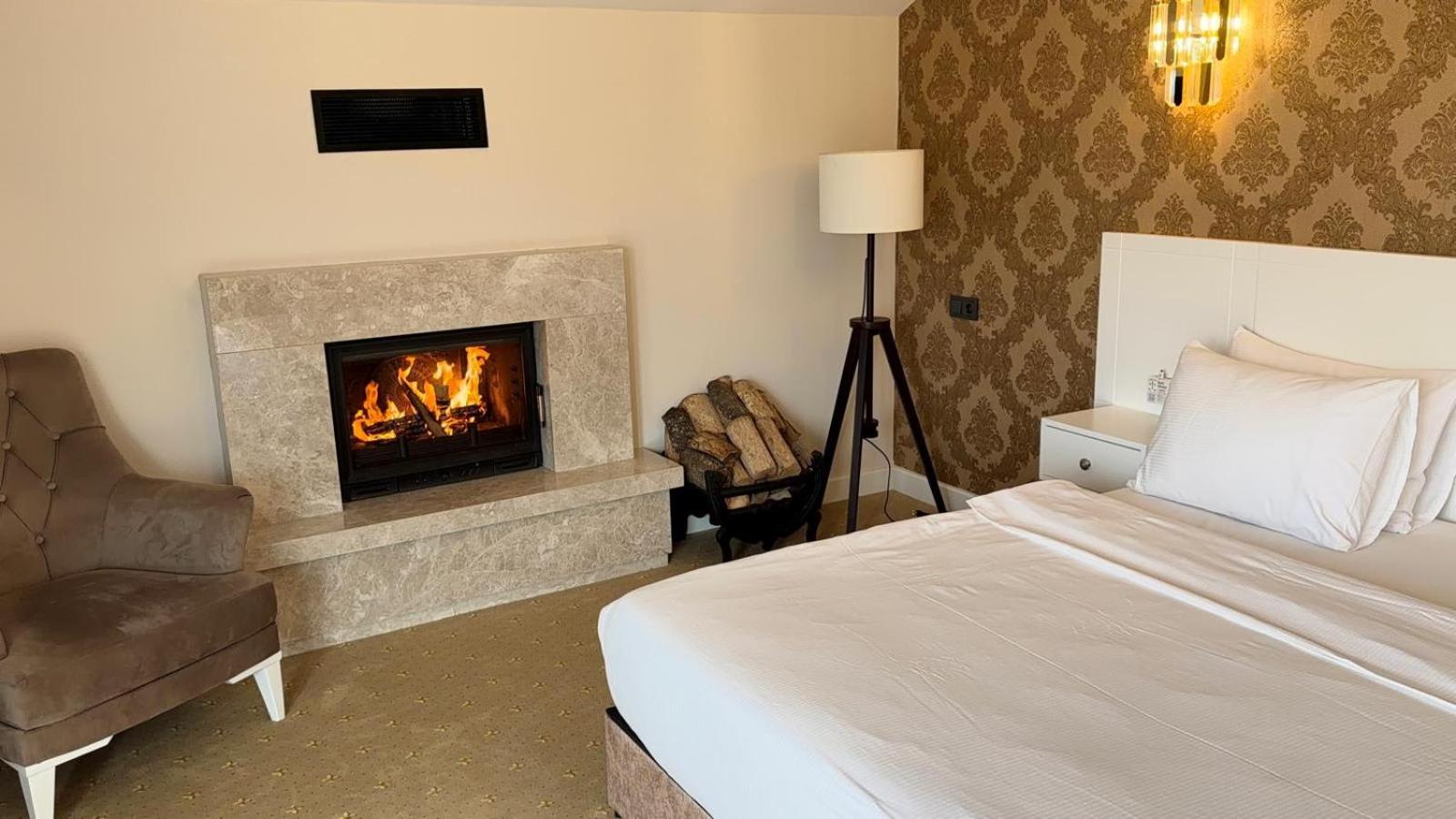 King Suite Spa Bath