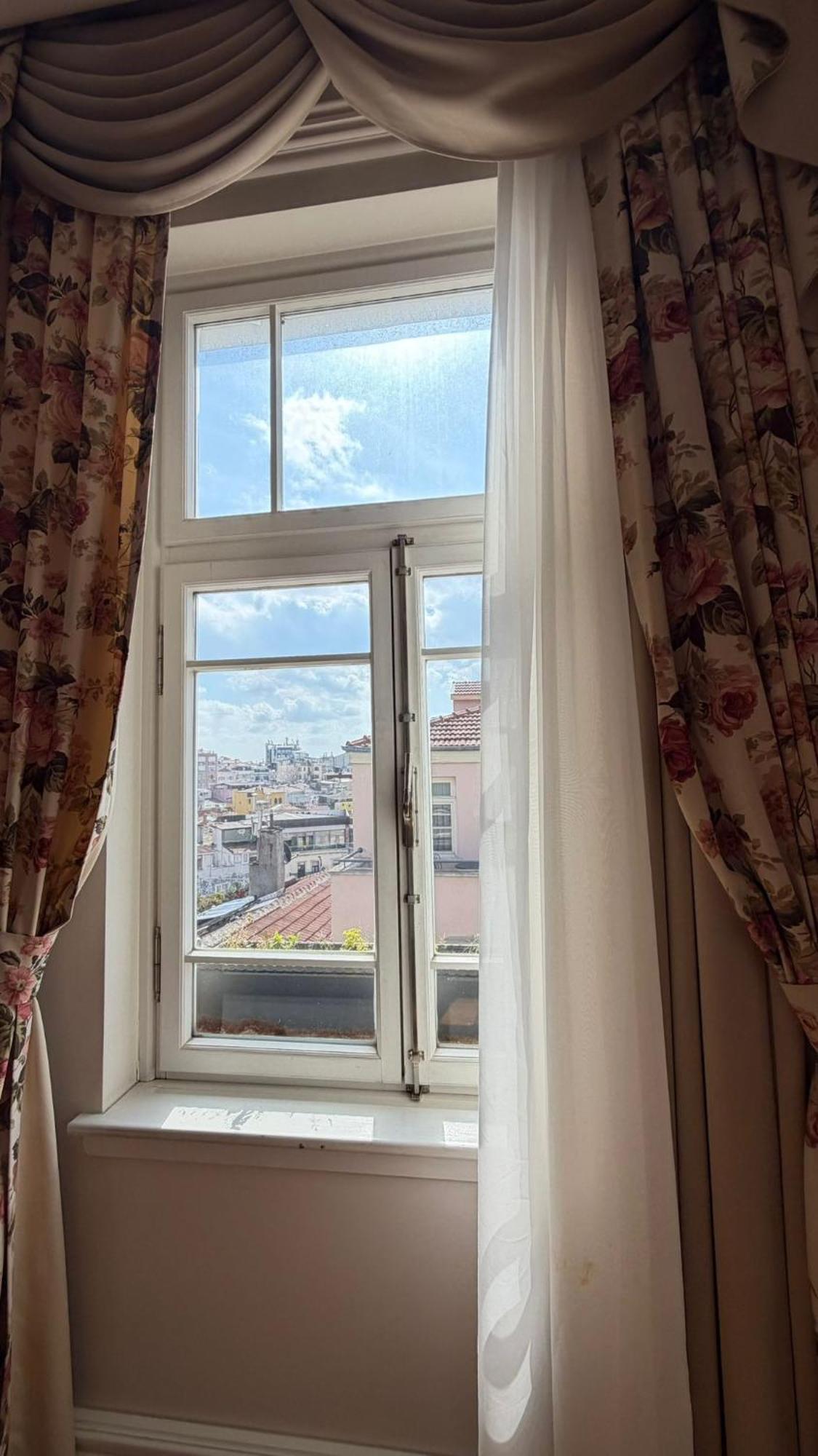 Corner Room