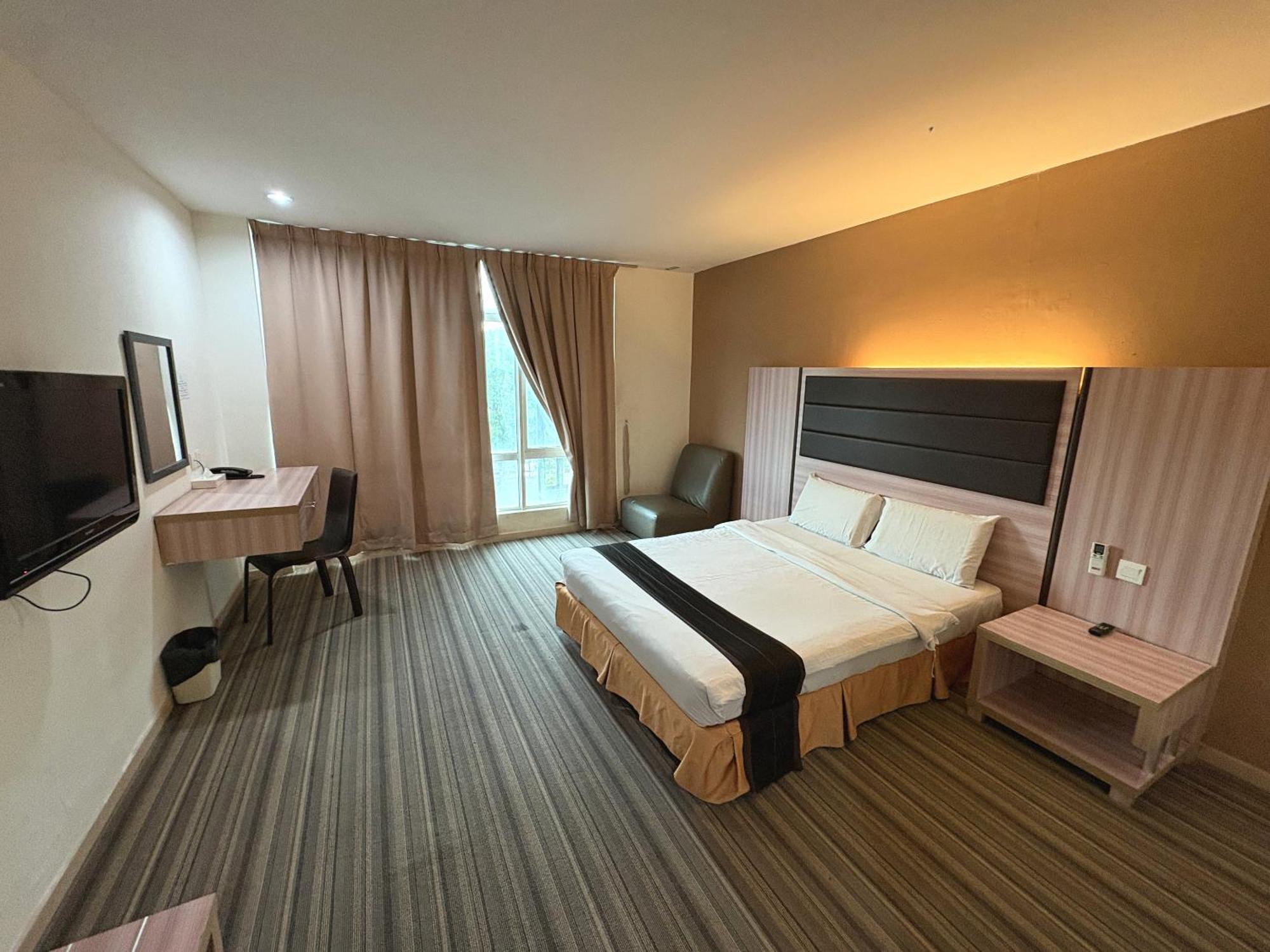 Deluxe Double Room,1765308012:JPEG