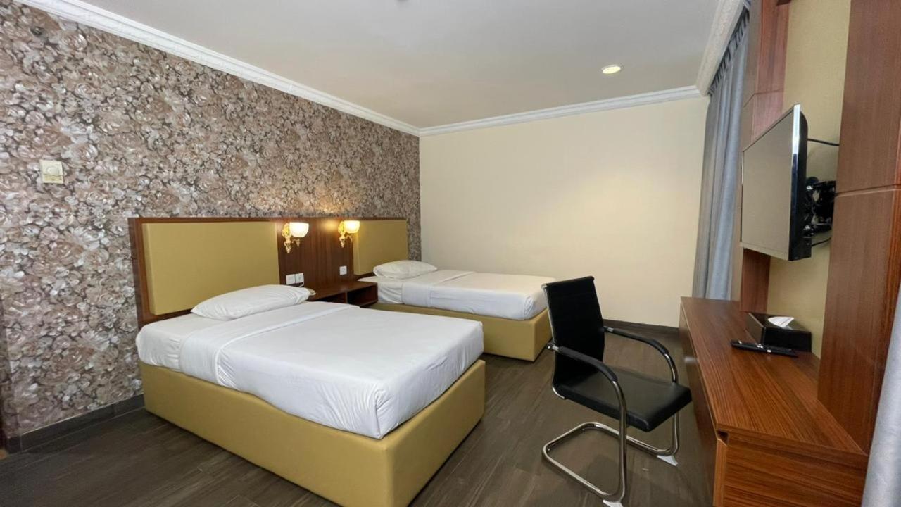 Golden Club Twin Room