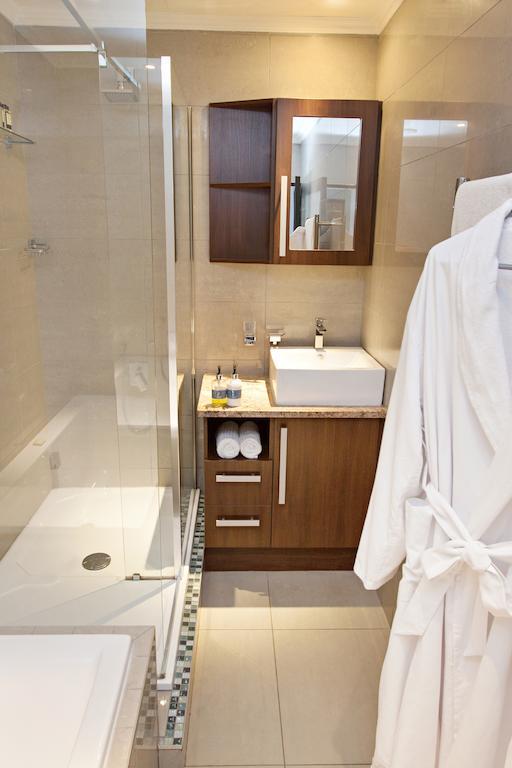 Deluxe Double Room,326266327:JPEG