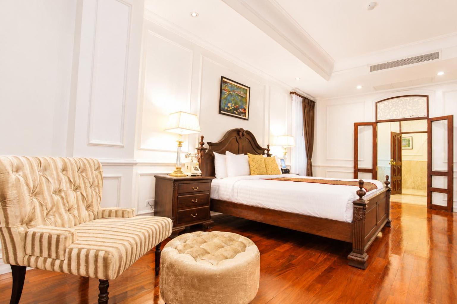 Royal Lao Suite