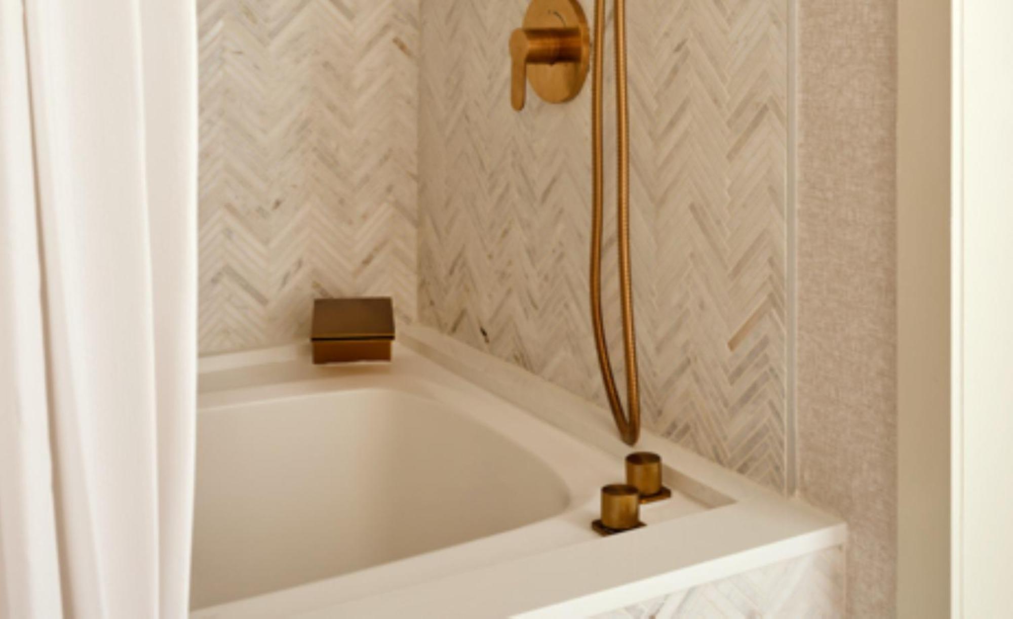 Premium King Room Shower Jetted Bath