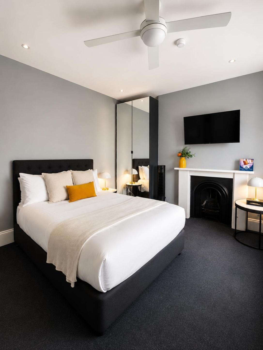 Superior Twin/Triple Studio with Ensuite Bathroom