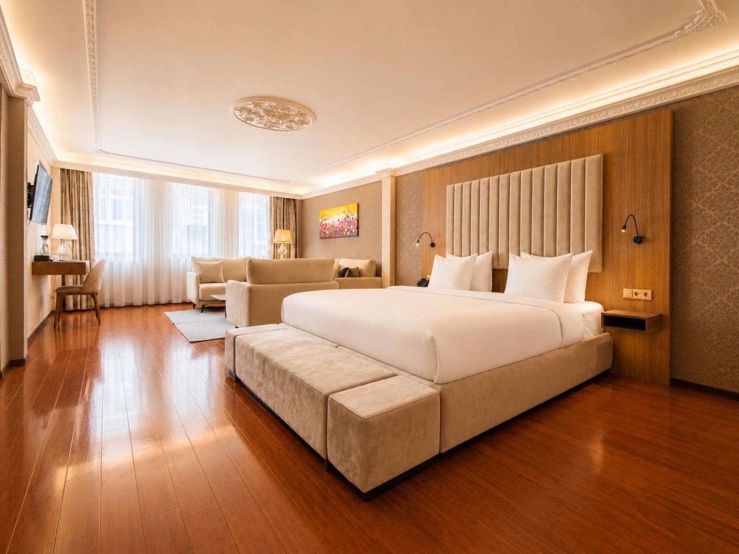 Luxury Suite