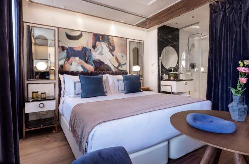 Superior Room with partial Noter Dame View