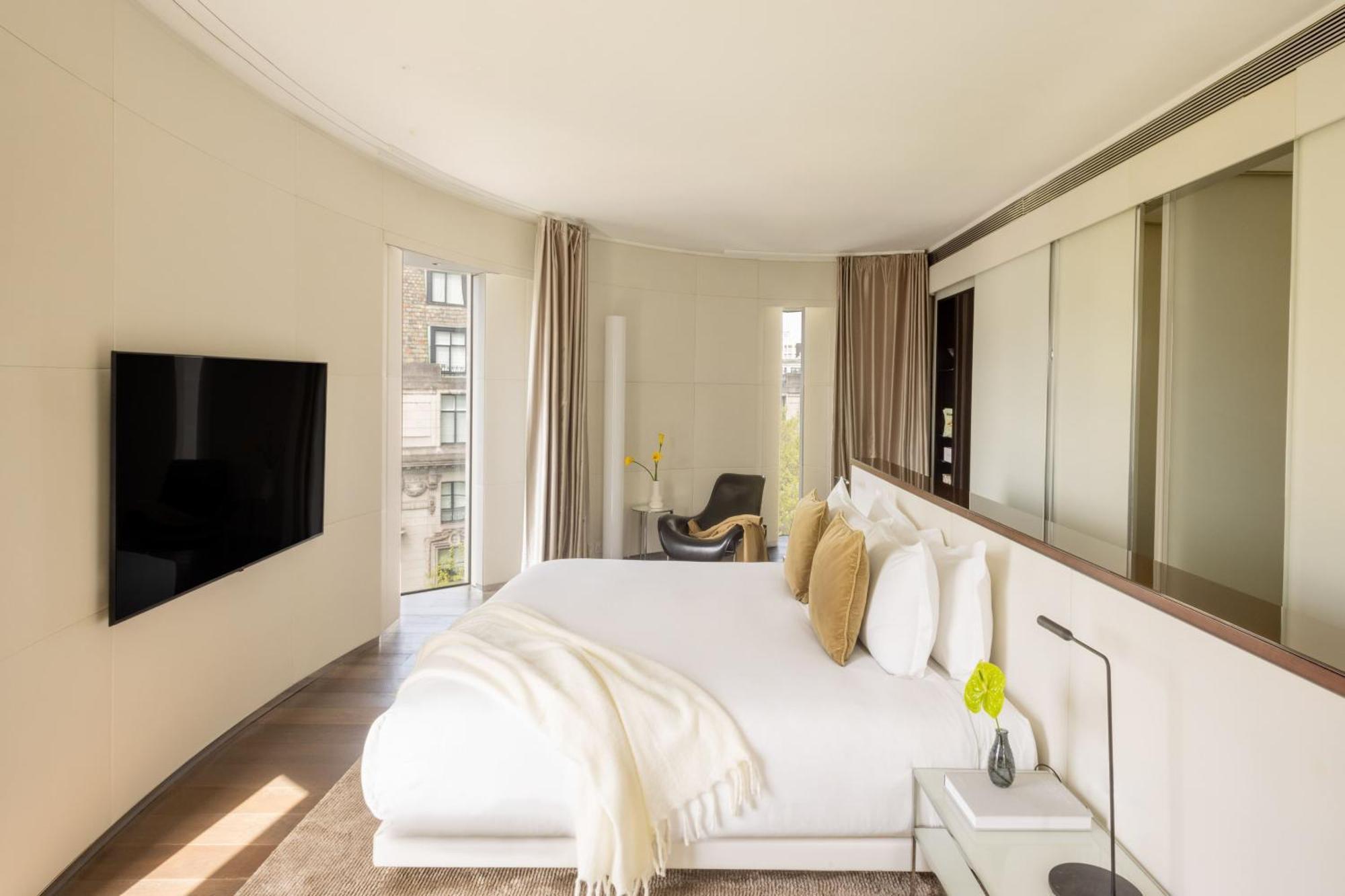 2 Bedroom Beyond ME Suite + Panoramic City View