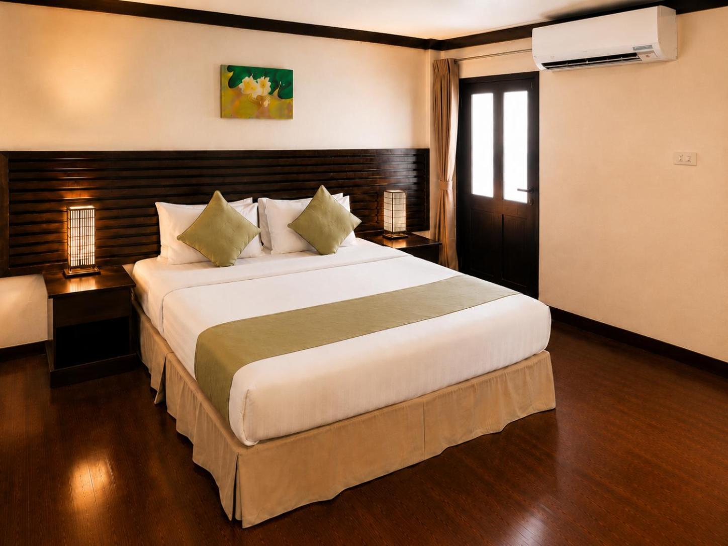 Superior Double or Twin Room Mountain View