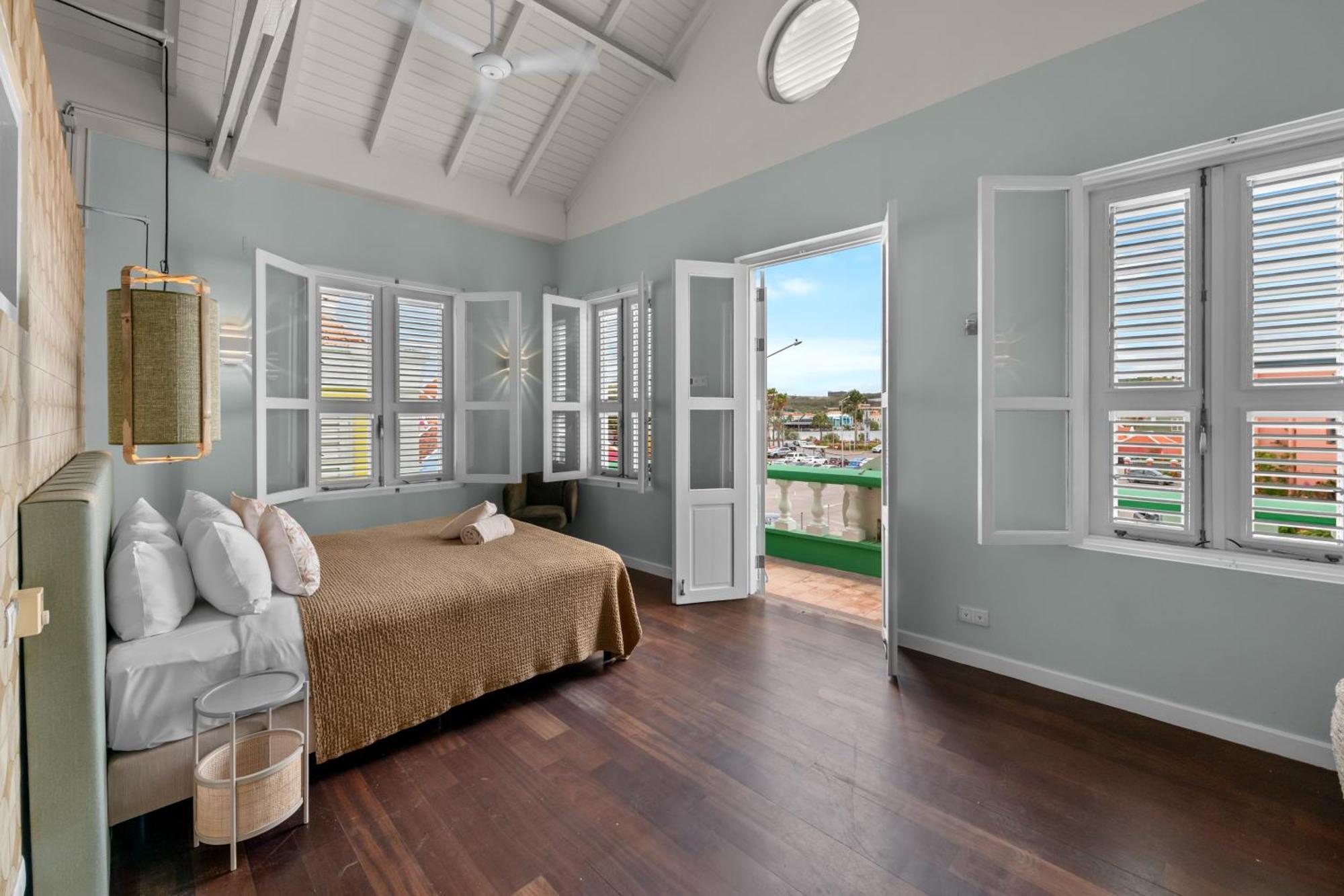 Deluxe Suite City View