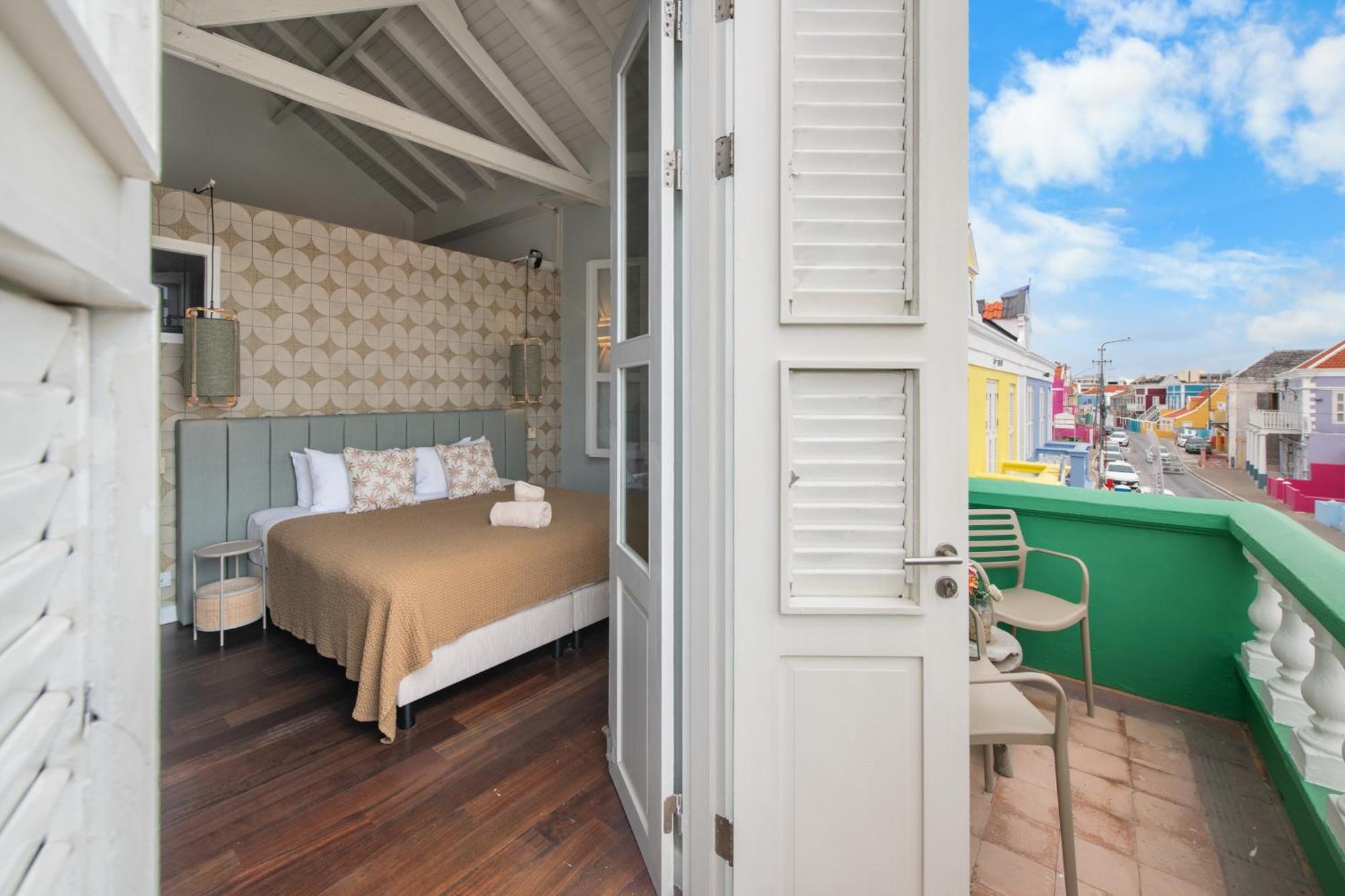 Deluxe Suite City View