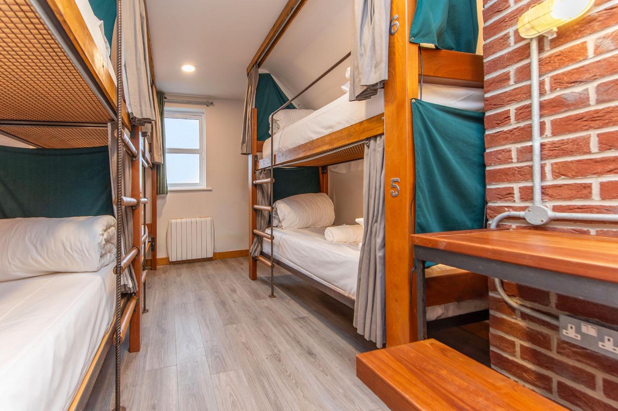 Bed 6-Bed Female Dormitory Room