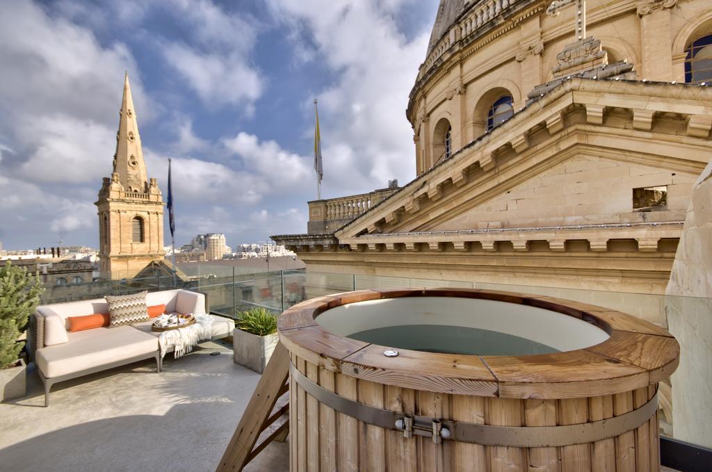 Duplex Suite with Terrace and Hot Tub