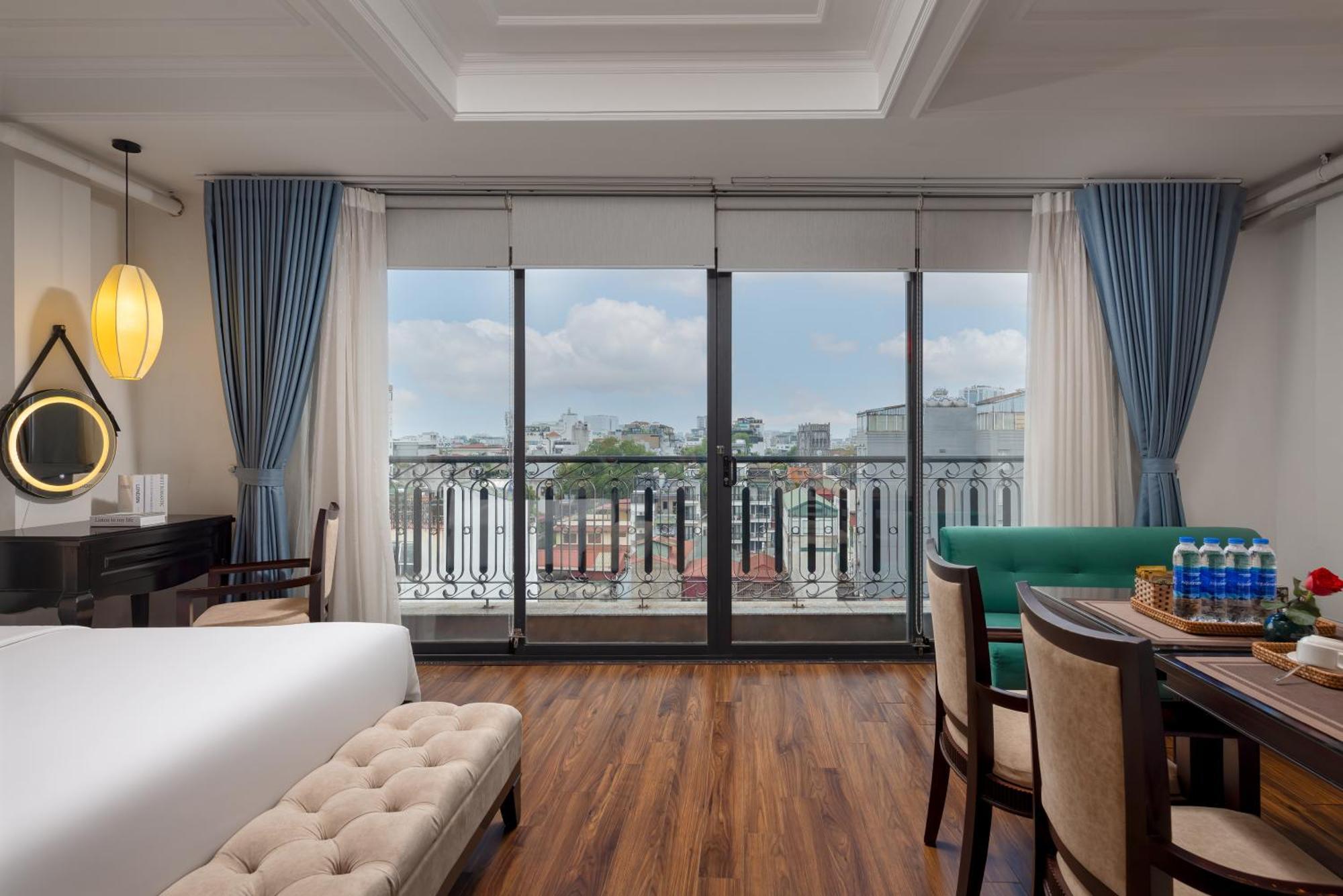 Ancient Suite with City View