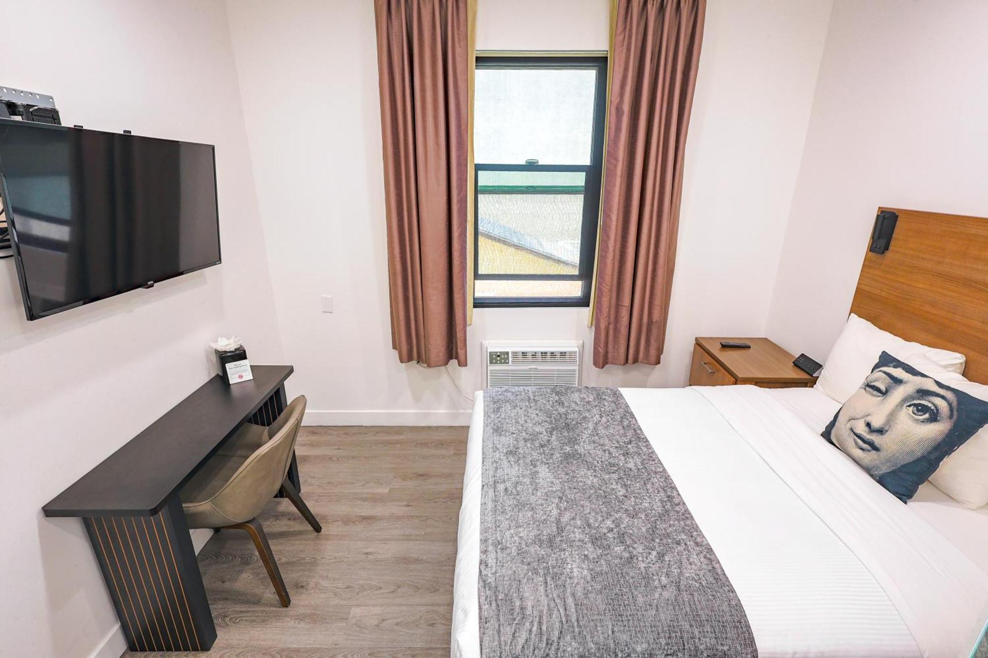 Standard Room 1 full bed