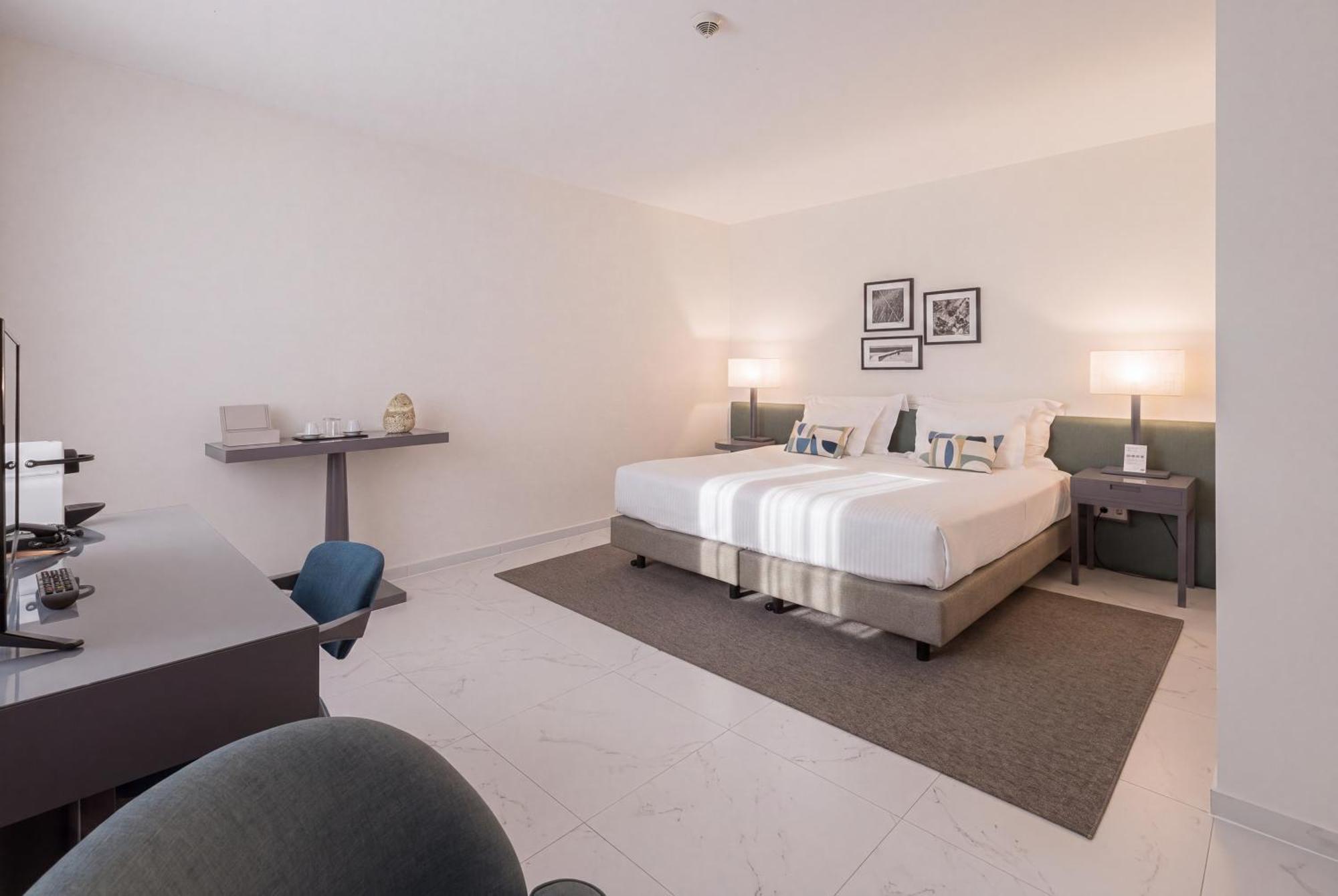 Suite Open-Space Land View