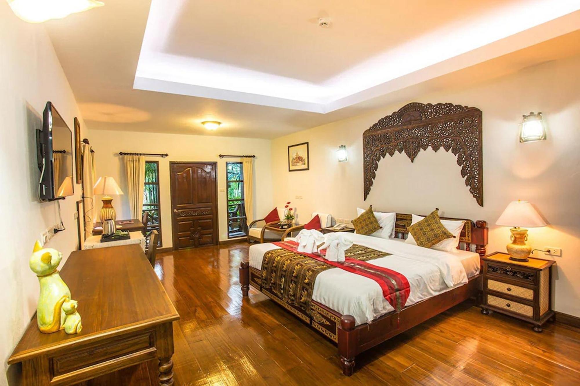 Deluxe King Room