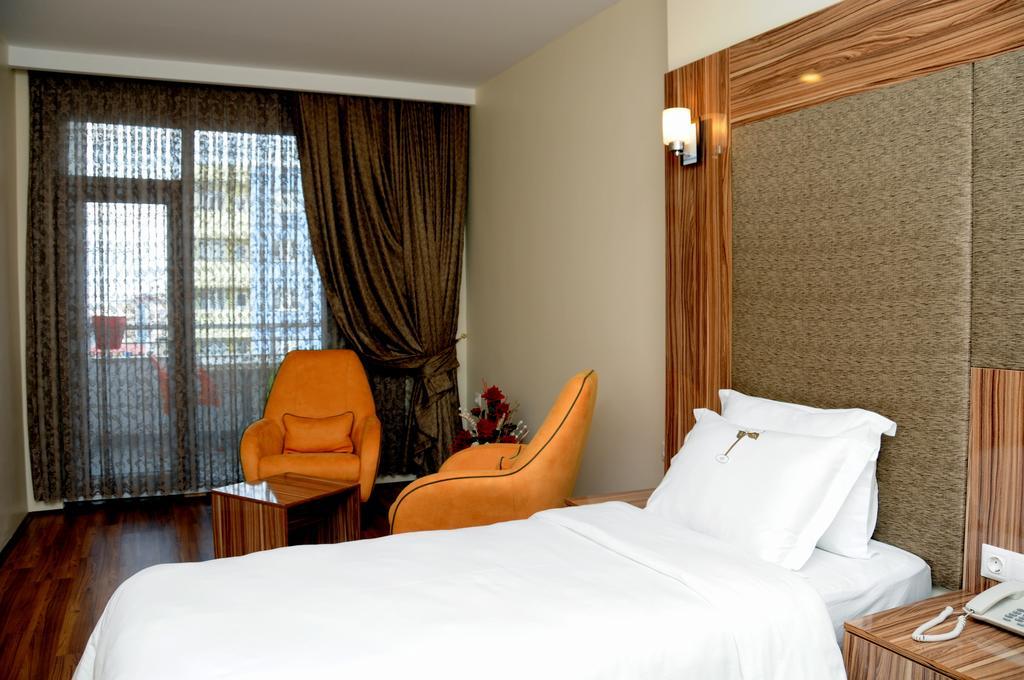 Twin Room with View