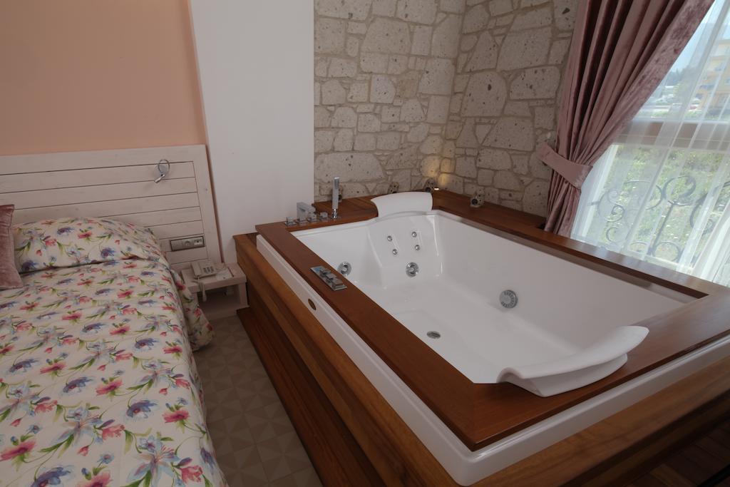 Suite de Luna de Miel con bañera de hidromasaje